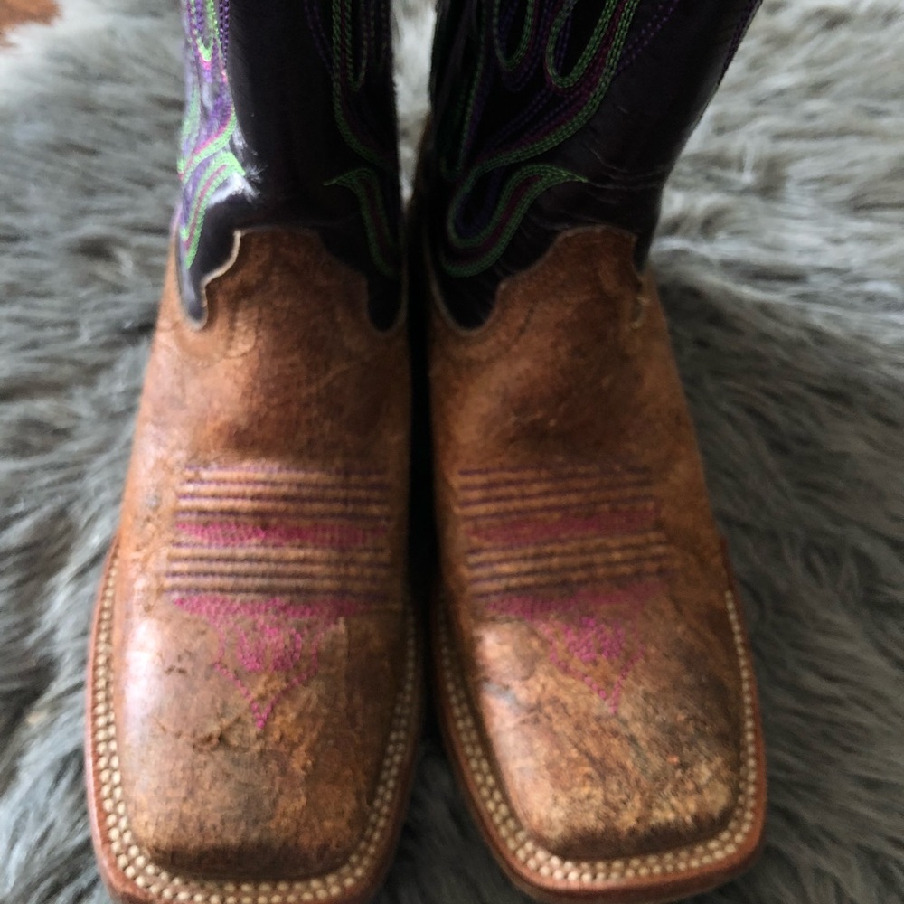 ARIAT Cowboy Boots - Picture 2 of 8